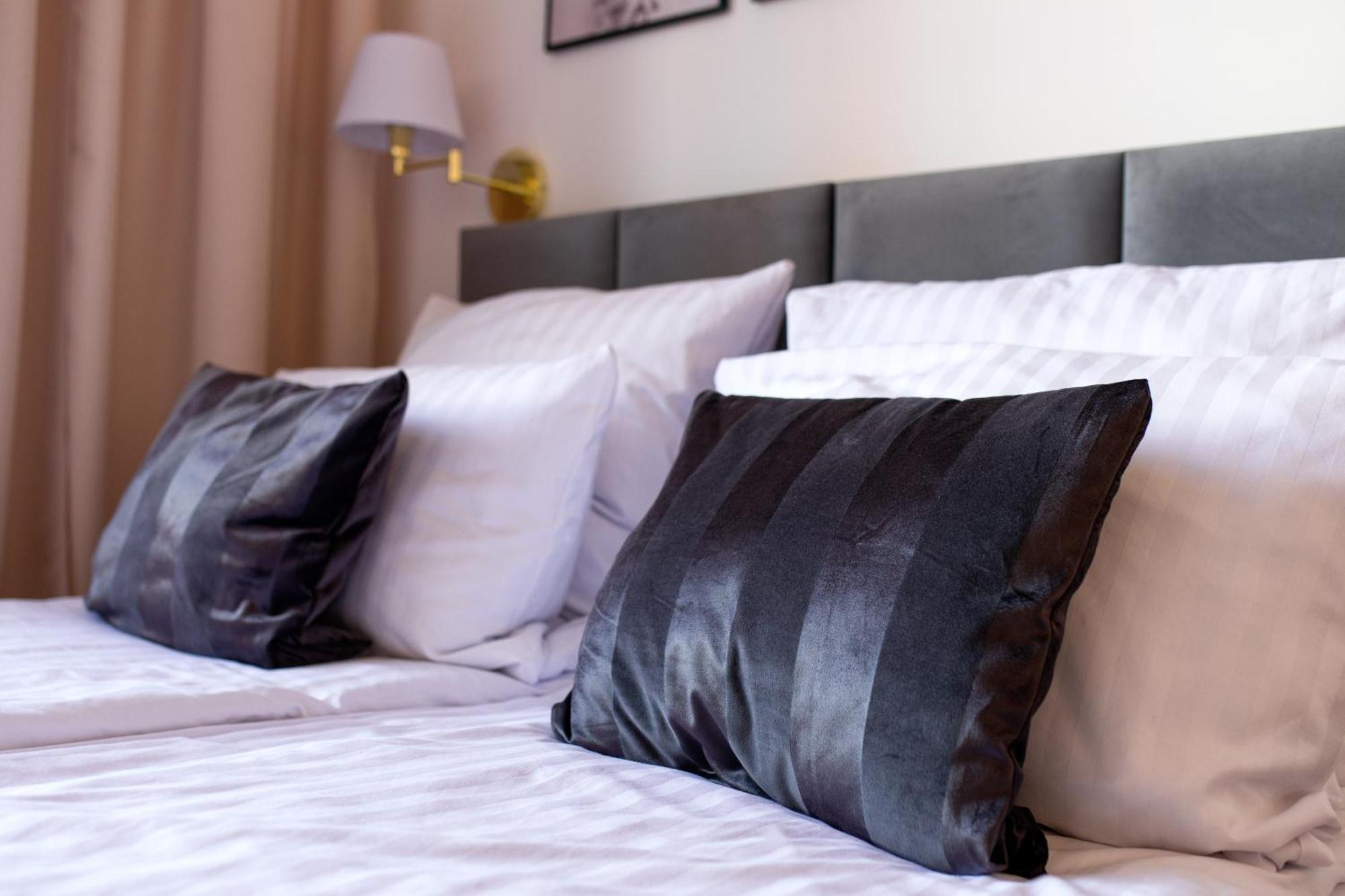 Discover Krakow Apartments - Lubomirskiego St - Classic & Modern - Near Main Station, Netflix And Ac エクステリア 写真