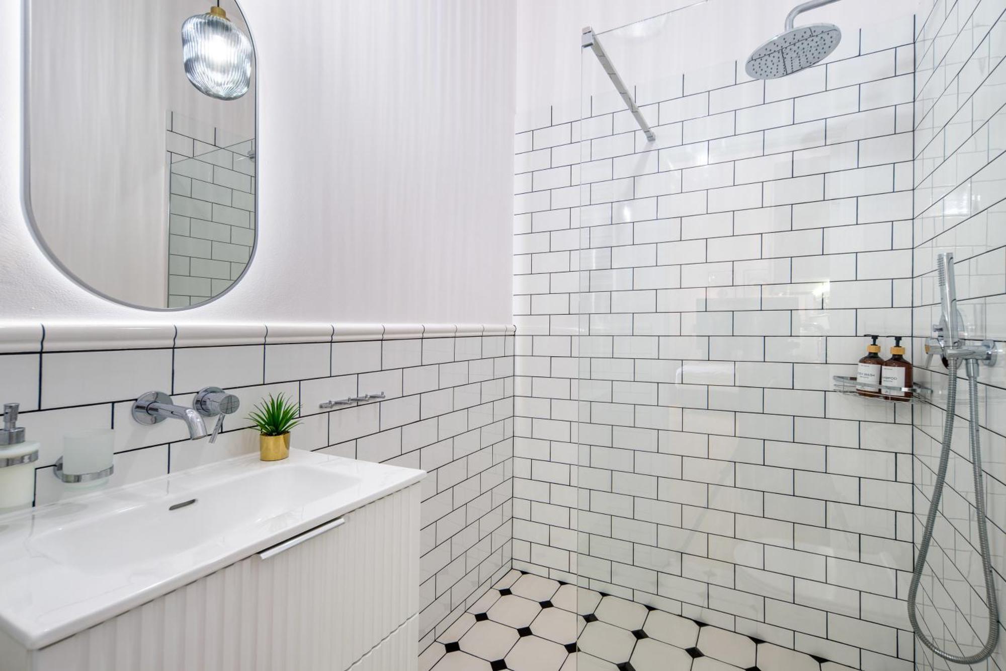 Discover Krakow Apartments - Lubomirskiego St - Classic & Modern - Near Main Station, Netflix And Ac エクステリア 写真